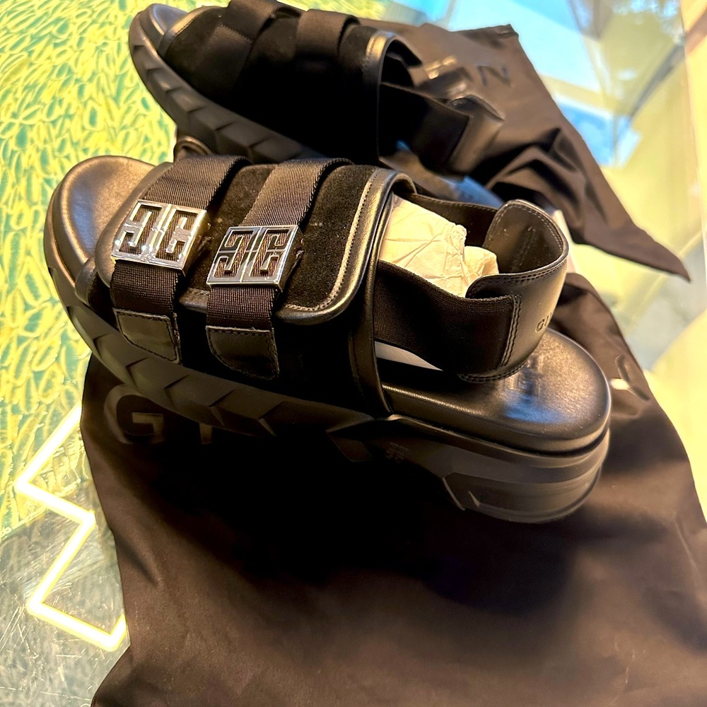 Givenchy Marshmellow Black Sandals